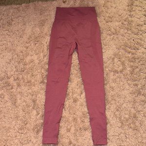 Pink Seamless Contour Leggings size: Small